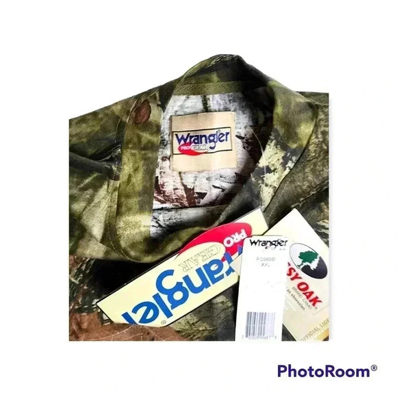 Deadstock Wrangler Mossy Oak camouflage long sleeved T shirt crew neck. Size XXL - Picture 3 of 4